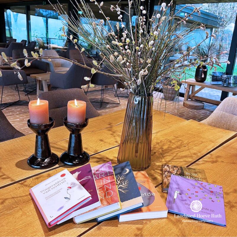 𝗕𝗢𝗘𝗞𝗘𝗡 𝗢𝗩𝗘𝗥 𝗔𝗙𝗦𝗖𝗛𝗘𝗜𝗗 𝗘𝗡 𝗥𝗢𝗨𝗪 | 🌿 Het is Boekenweek...